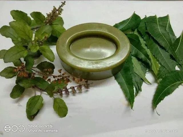 வேப்பிலை குப்பைமேனி துளசி சோப் - Neem Tulsi Kupaimeni Soap